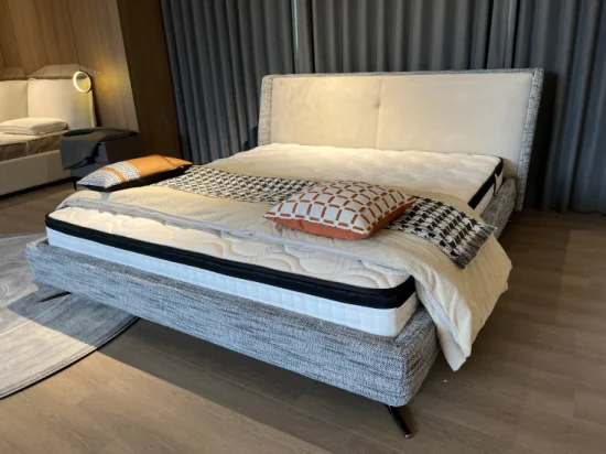 Neueste italienische Luxus-Schlafzimmermöbel, großes Kopfteil, King-Size-Bett, modernes, mit Stoff gepolstertes Doppelbett